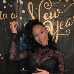 Meet your Posher, Kassandra